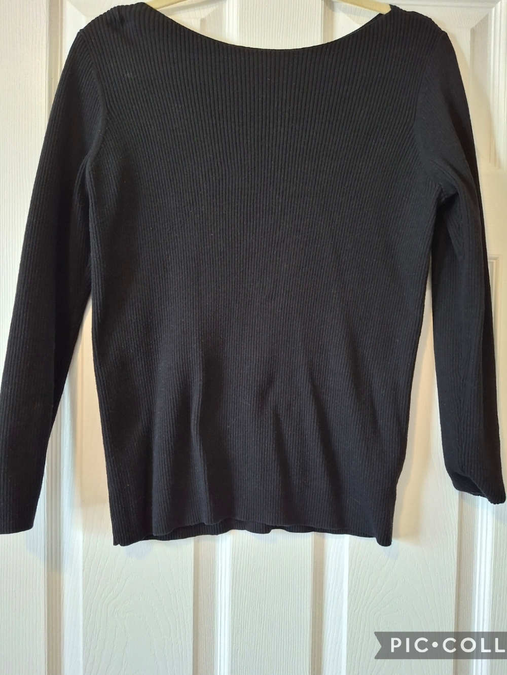 GAP Black Ribbed Scoop Neck Sweater In Small.